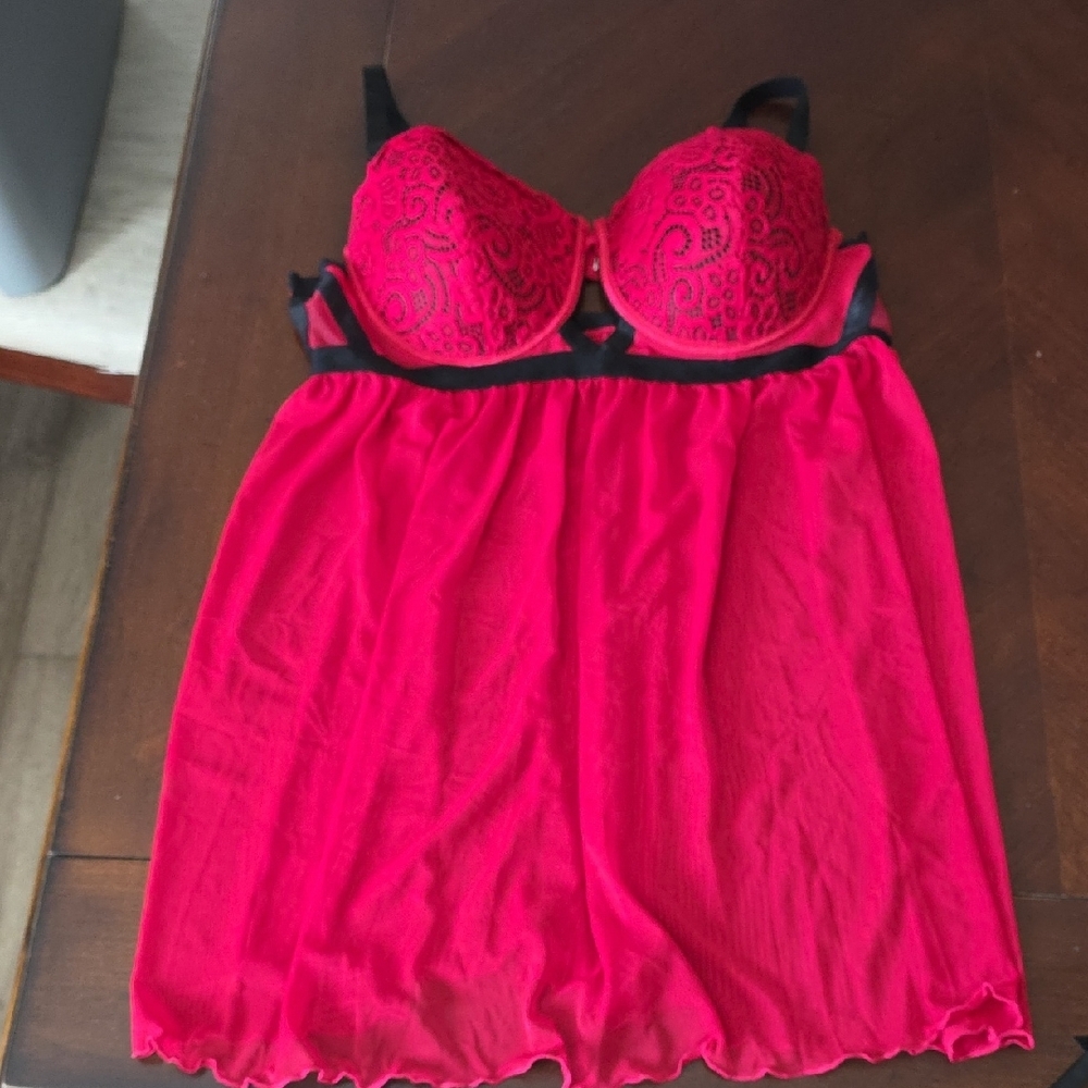 (J31) Black Bow Red and Black Lace Chemise Sz 1x